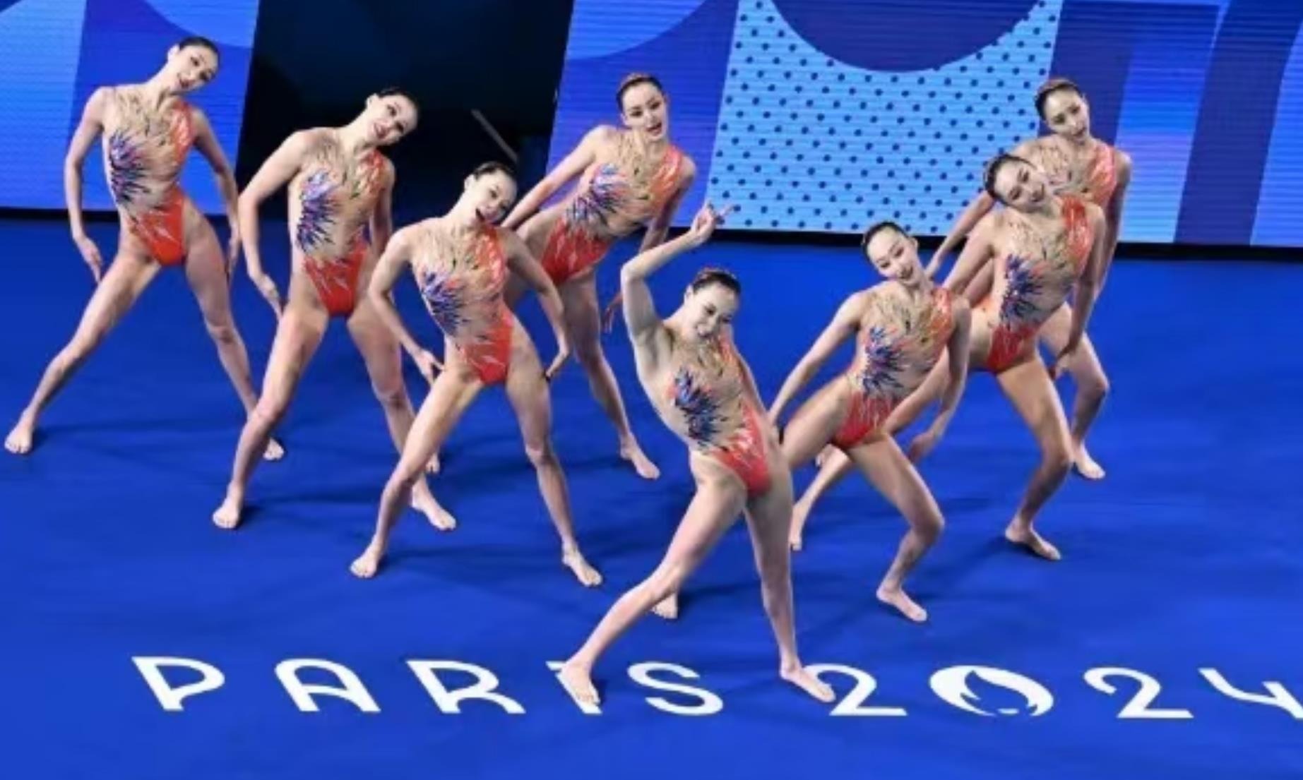 “双杠之王”邹敬园 决赛15.240分震撼全场 全运会实现三连冠